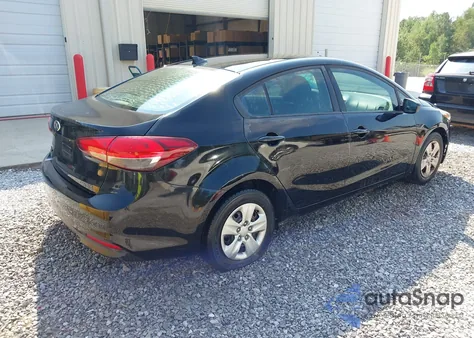 2017 Kia Forte Lx z USA, uszkodzony, nr VIN 3KPFK4A79HE132846